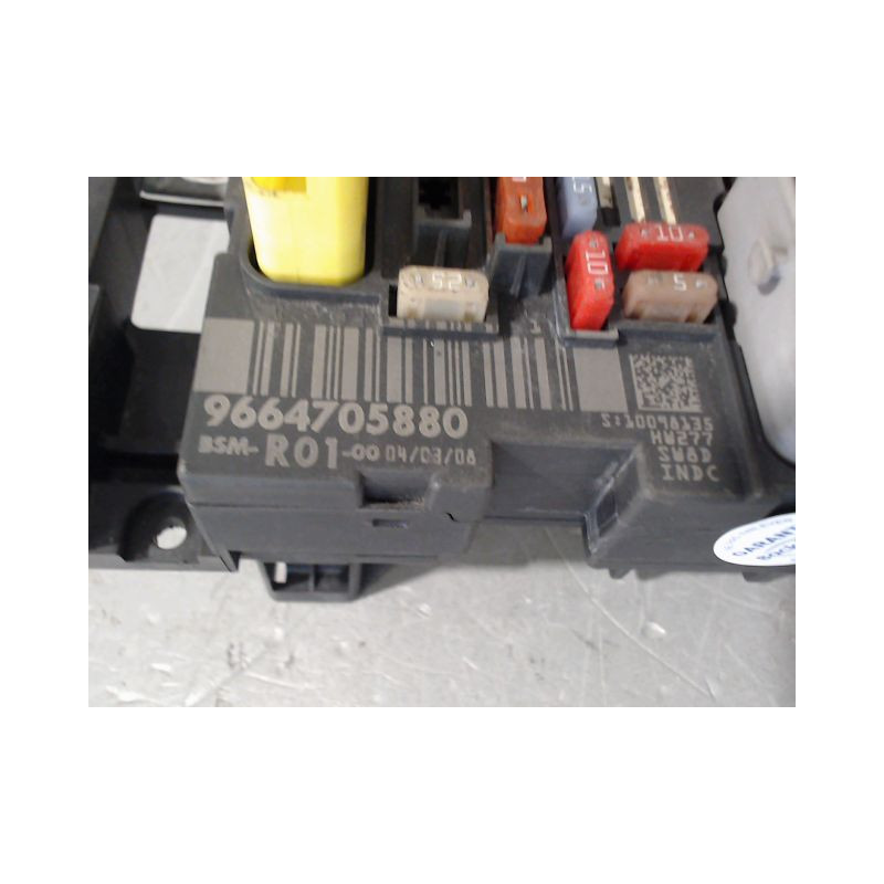 BOITE A FUSIBLES CITROEN C4