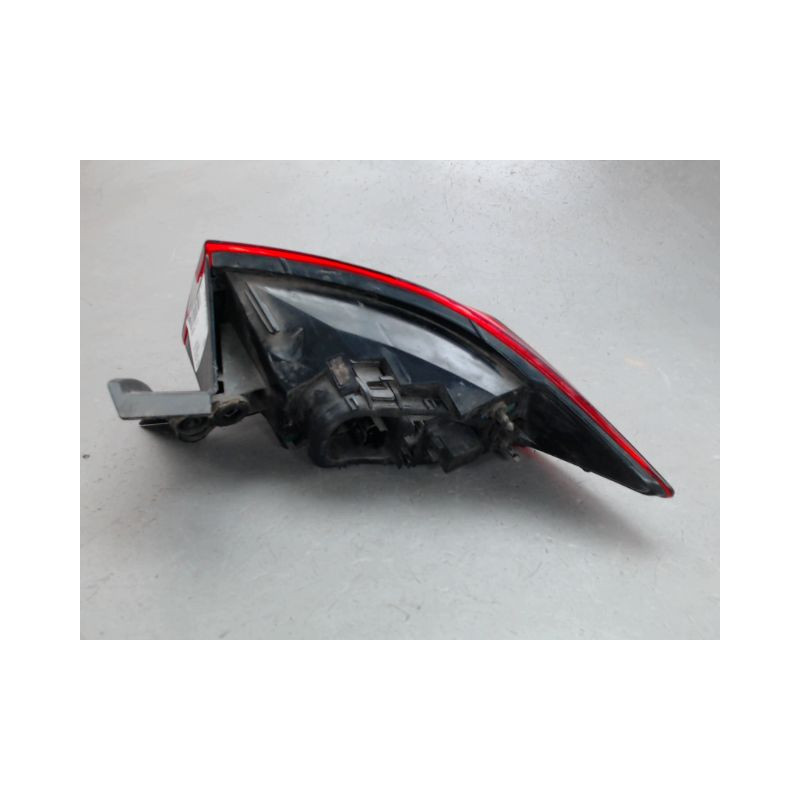 FEU ARRIERE GAUCHE  RENAULT CLIO