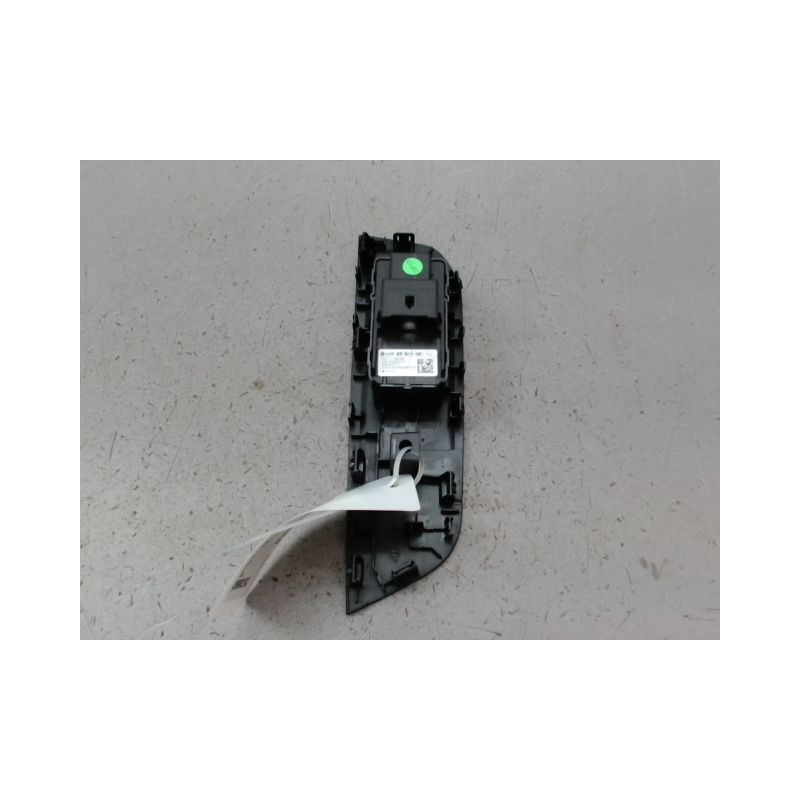 COMMANDE LEVE-GLACE PORTE AVD M.G. MG4