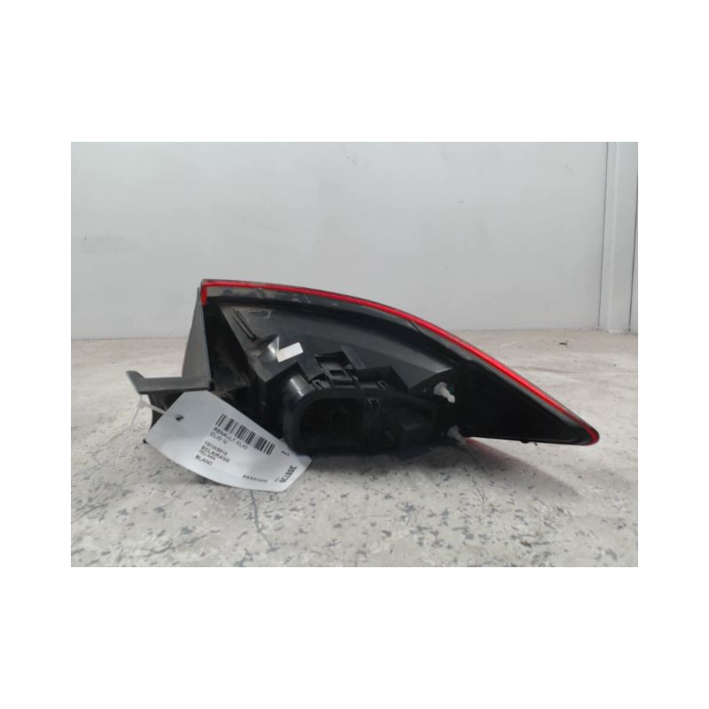 FEU ARRIERE GAUCHE  RENAULT CLIO IV