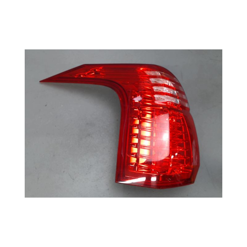FEU ARRIERE GAUCHE  PEUGEOT 5008