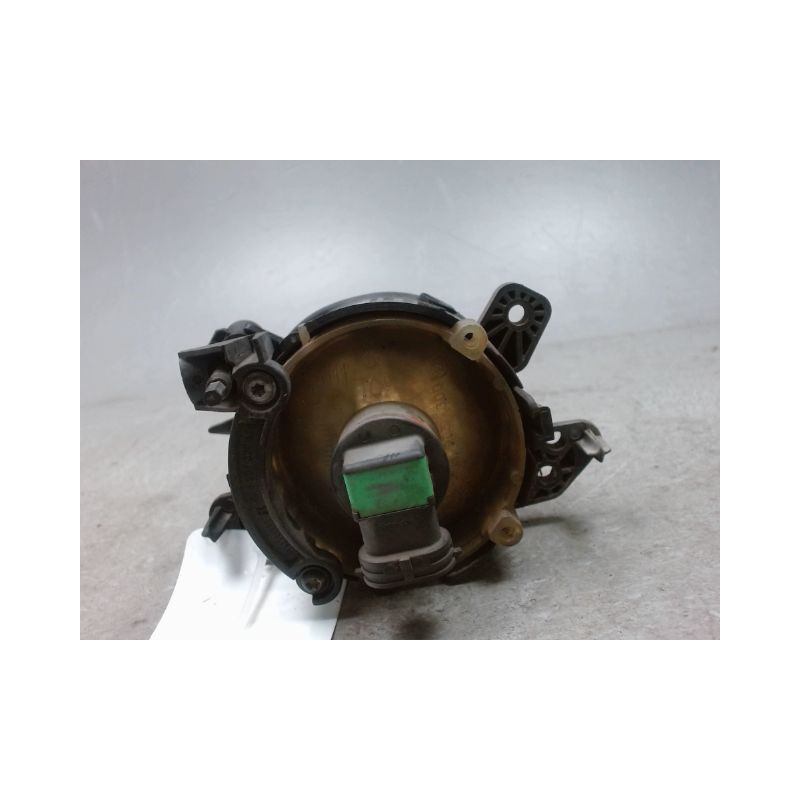 PHARE ANTIBROUILLARD AVANT DROIT MERCEDES CLASSE B