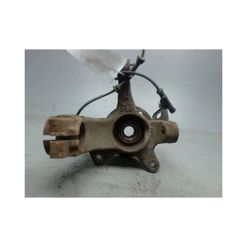 PIVOT AVANT DROIT TOYOTA AYGO 5P