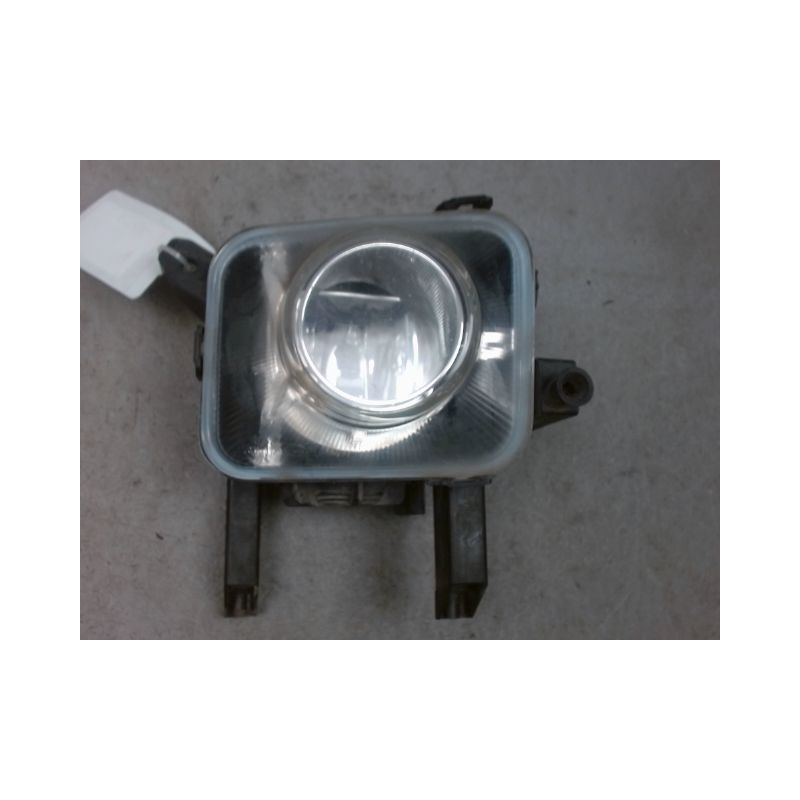 PHARE ANTIBROUILLARD AVANT DROIT OPEL MERIVA