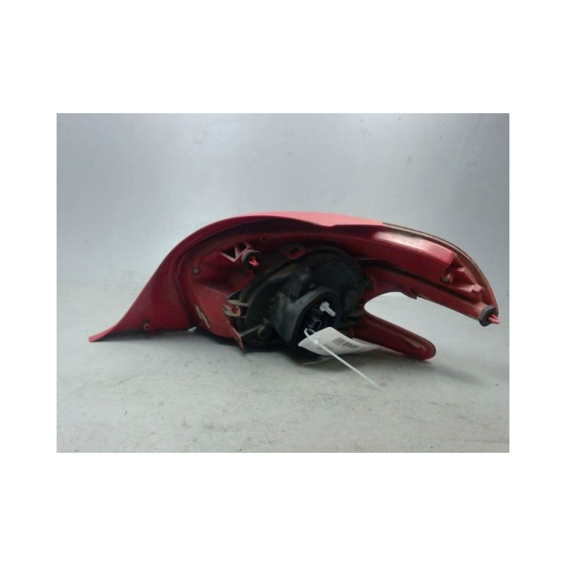 FEU ARRIERE GAUCHE  PEUGEOT 208