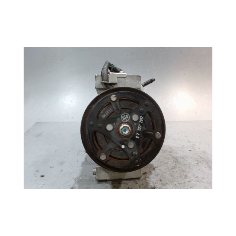 COMPRESSEUR AIR CONDITIONNE FORD FIESTA