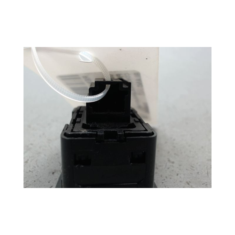 COMMANDE LEVE-GLACE PORTE AVD RENAULT CLIO