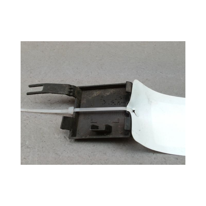 OBTURATEUR COUVRE CROCHET DE BOUCLIER AV RENAULT LAGUNA ESTATE 2007-