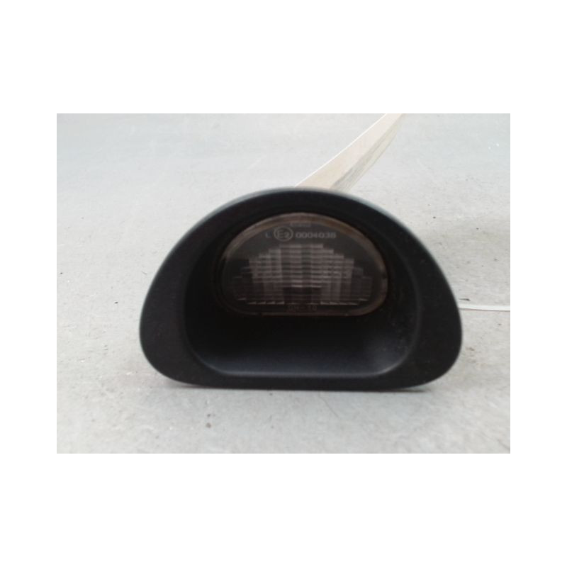 ECLAIREUR PLAQUE DE POLICE GAUCHE PEUGEOT 107 5P