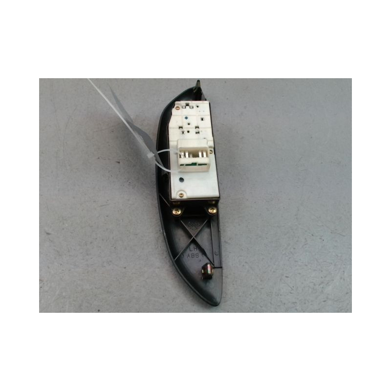 COMMANDE LEVE-GLACE PORTE AVG TOYOTA YARIS I Phase 2 2003-2005
