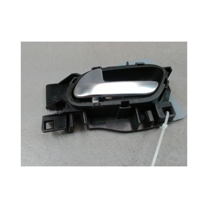 POIGNEE INTERIEURE PORTE AVANT GAUCHE PEUGEOT 208 Phase 1 2012-...