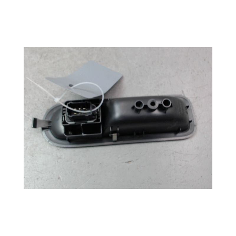 COMMANDE LEVE-GLACE PORTE AVD RENAULT CLIO III Phase 1 2005-2009