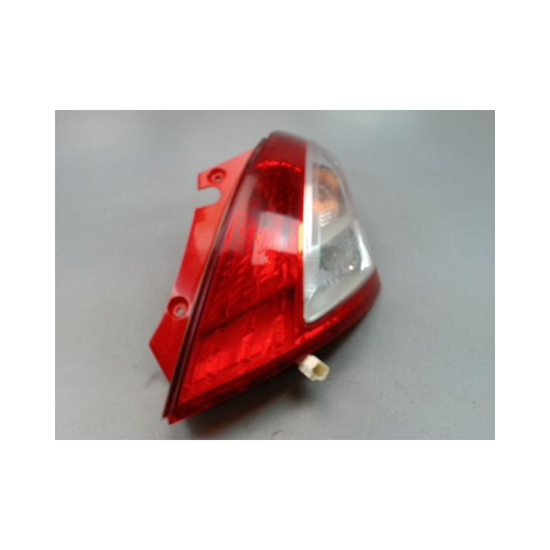 FEU ARRIERE DROIT SUZUKI SWIFT