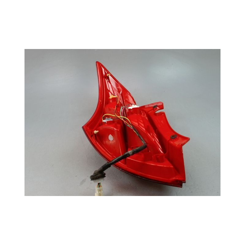 FEU ARRIERE DROIT SUZUKI SWIFT