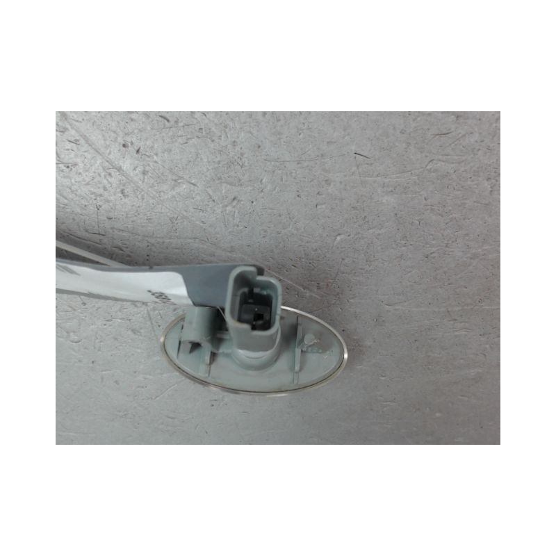 REPETITEUR AILE DROIT PEUGEOT 108