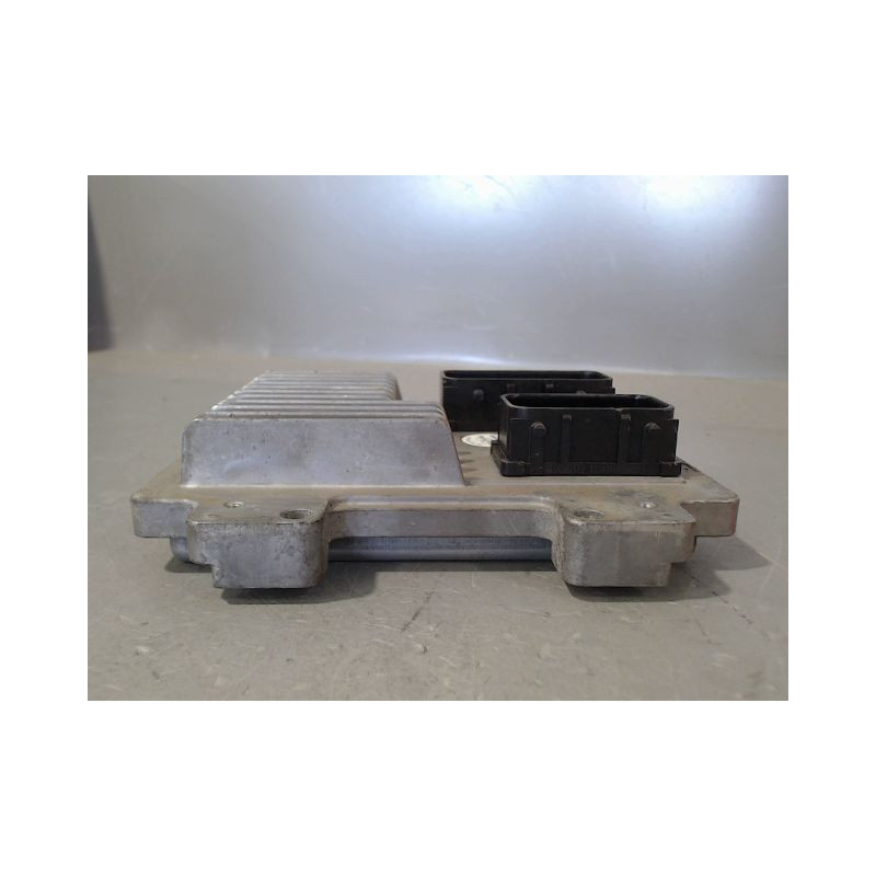 CALCULATEUR MOTEUR OPEL MERIVA