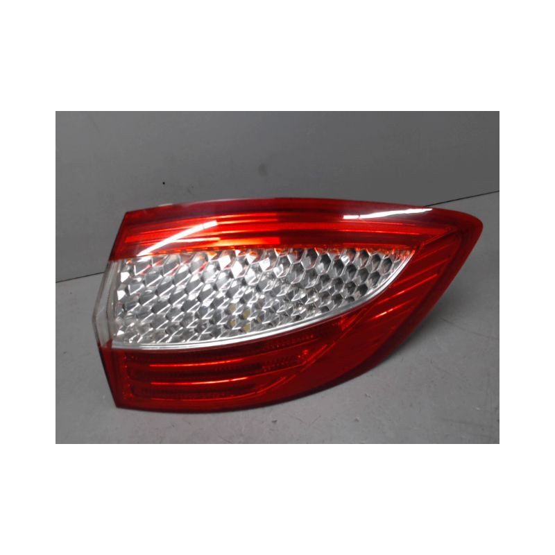 FEU ARRIERE DROIT FORD MONDEO