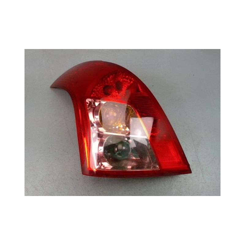 FEU ARRIERE GAUCHE  SUZUKI SWIFT III 2005-2011