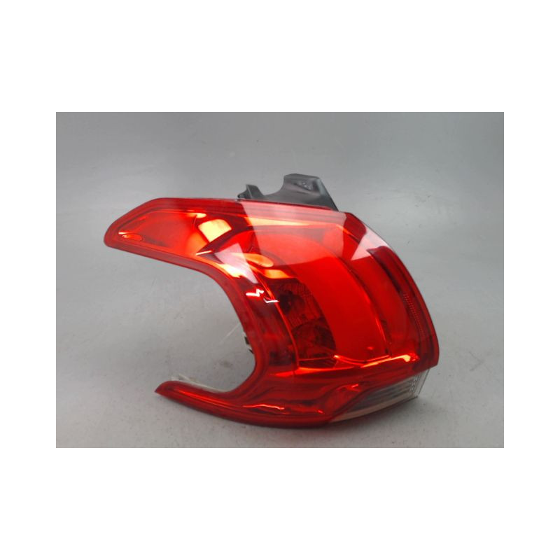 FEU ARRIERE GAUCHE  PEUGEOT 2008 Phase 1 2013-...