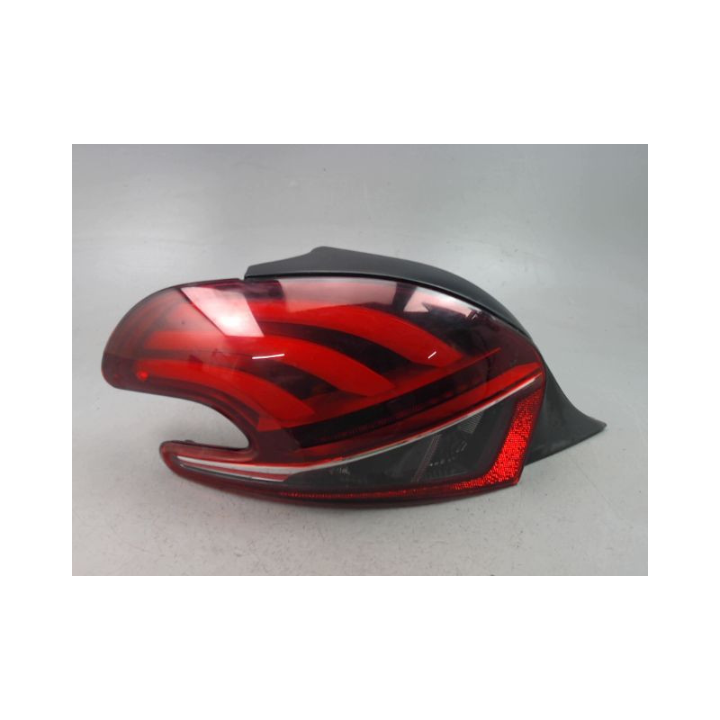 FEU ARRIERE GAUCHE  PEUGEOT 208 Phase 1 2012-...
