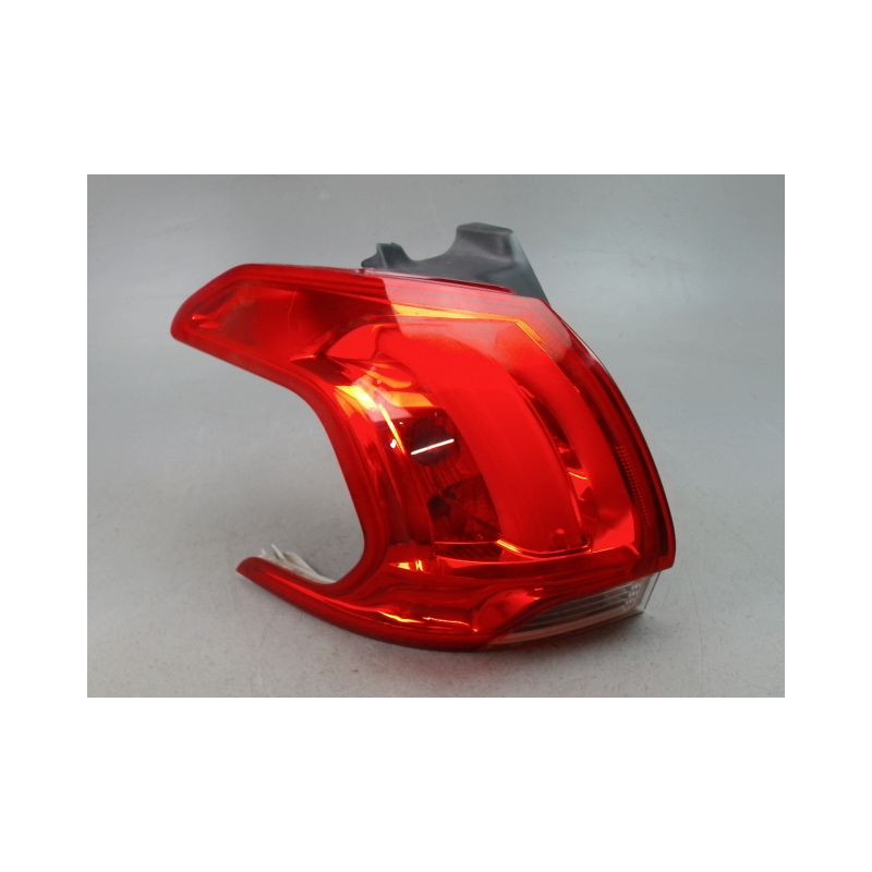 FEU ARRIERE GAUCHE  PEUGEOT 2008 Phase 1 2013-...