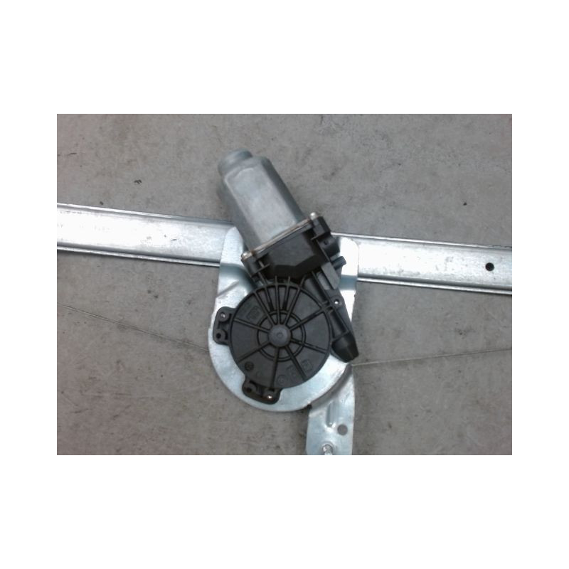 MECANISME+MOTEUR LEVE-GLACE AVANT DROIT DACIA LOGAN MCV 2007-
