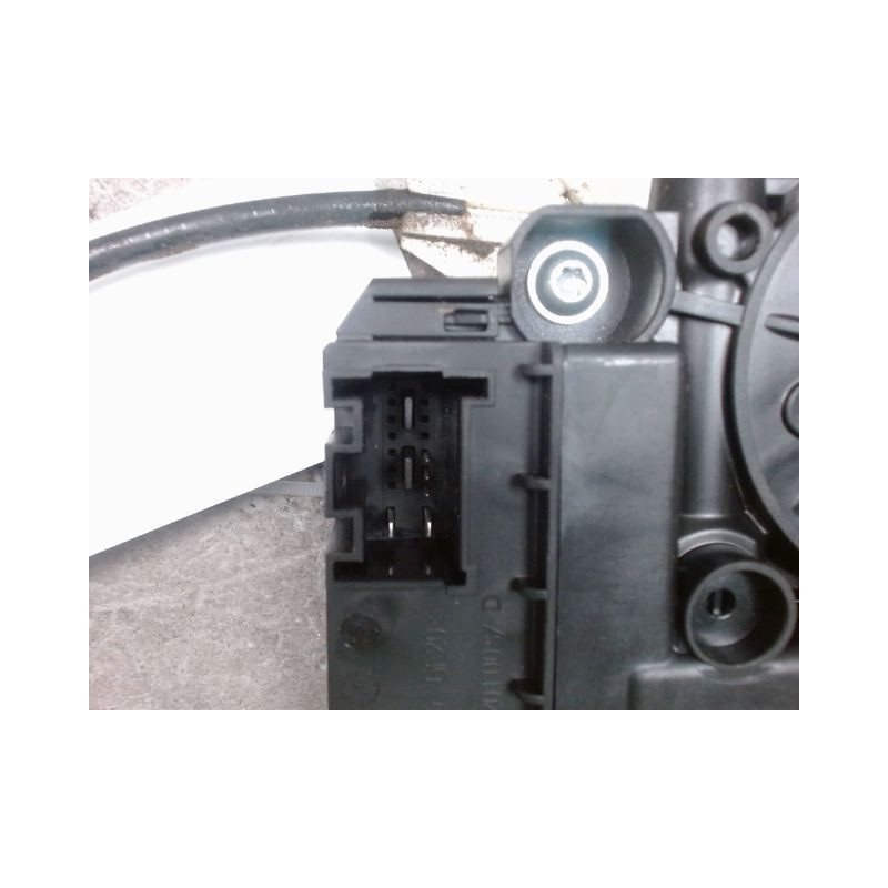 MECANISME+MOTEUR LEVE-GLACE ARRIERE DROIT VOLKSWAGEN POLO