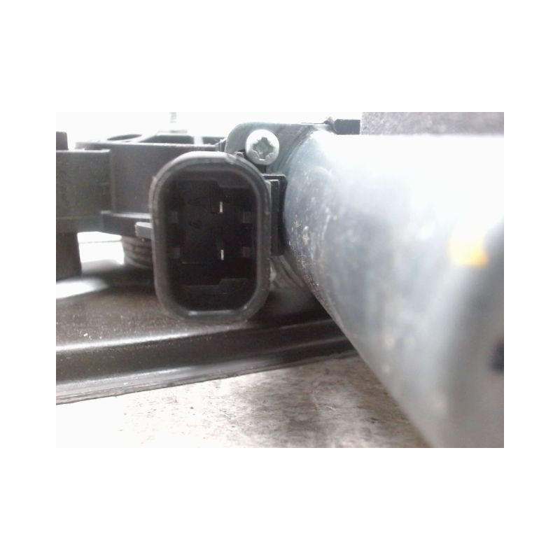 MECANISME+MOTEUR LEVE-GLACE AVANT GAUCHE FIAT GRANDE PUNTO 2005-