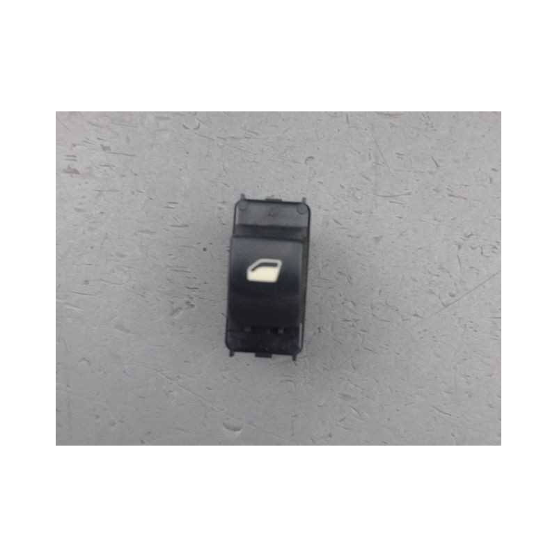 COMMANDE LEVE-GLACE PORTE AVD PEUGEOT PARTNER