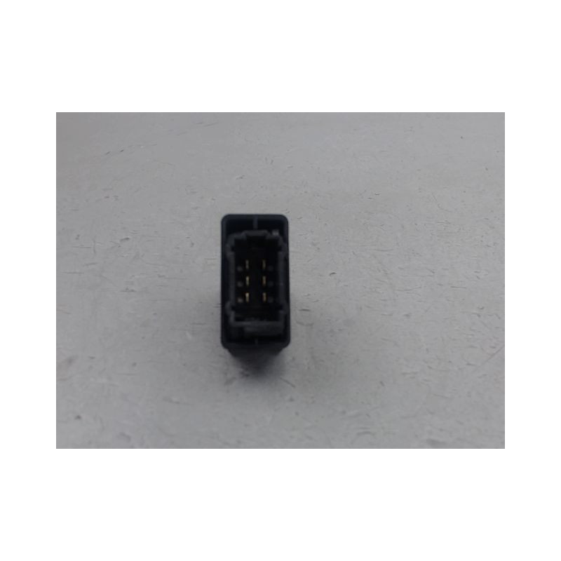 COMMANDE LEVE-GLACE PORTE AVD PEUGEOT PARTNER