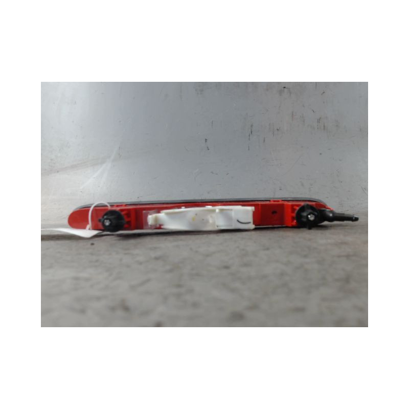 FEUX STOP SUPPLEMENTAIRE PEUGEOT PARTNER TEPEE 2008-