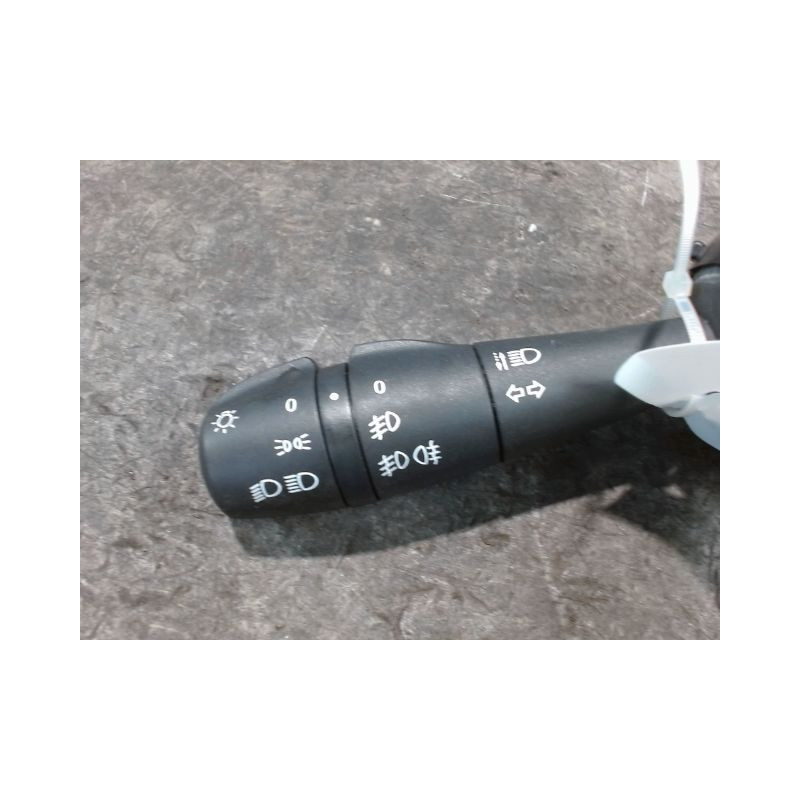 COMMANDE CLIGNOTANT DACIA LOGAN MCV 2007-