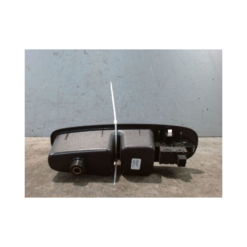 COMMANDE LEVE-GLACE PORTE AVD FIAT 500 2007-