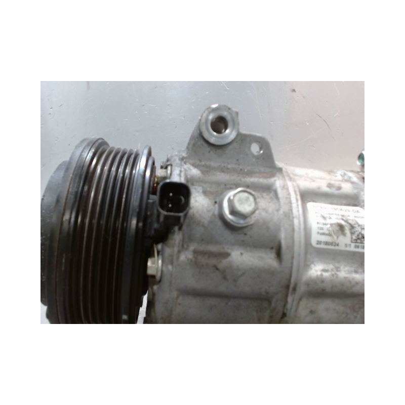 COMPRESSEUR AIR CONDITIONNE FORD FIESTA