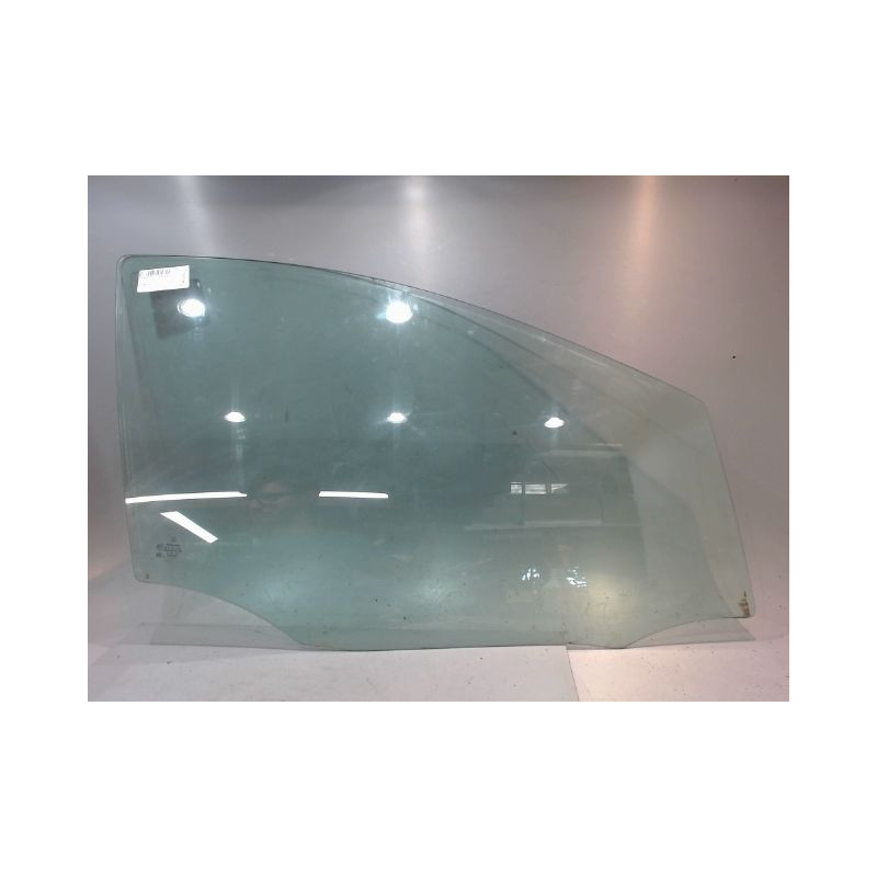 GLACE PORTE AVD MERCEDES CLASSE B