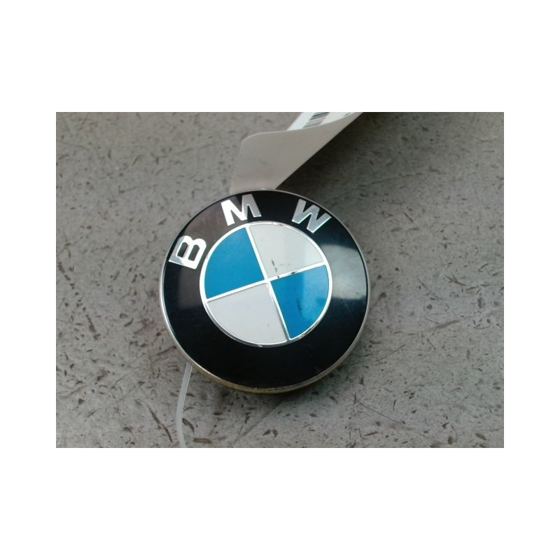 ENJOLIVEUR DE ROUE B.M.W. X2