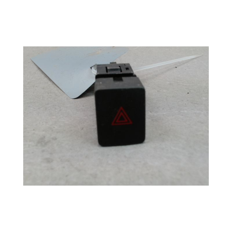 BOUTON DE WARNING NISSAN QASHQAI BREAK II Phase 1 2014-...