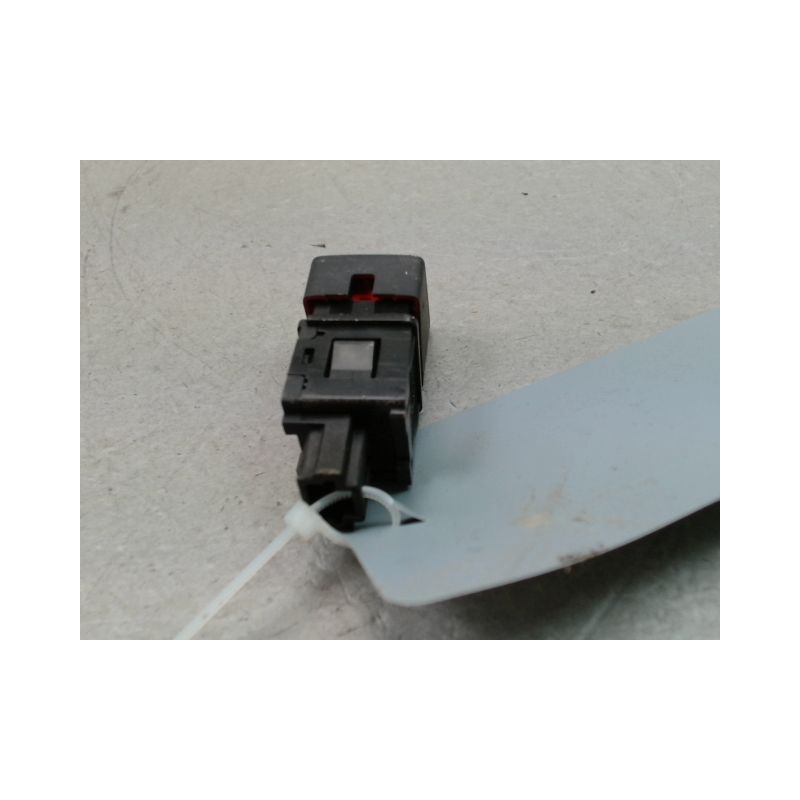 BOUTON DE WARNING NISSAN QASHQAI BREAK II Phase 1 2014-...