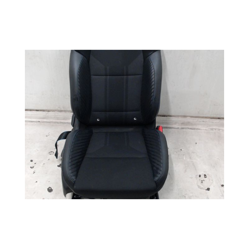 SIEGE AVANT DROIT RENAULT CLIO