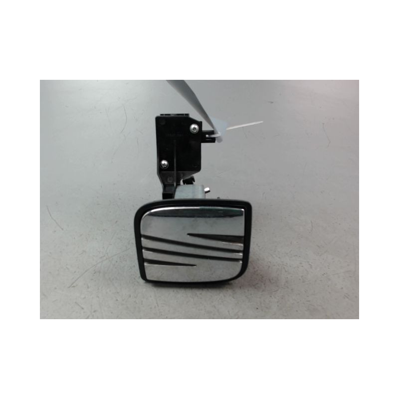 POIGNEE EXTERIEURE COFFRE SEAT CORDOBA BERL. II 2002-2009