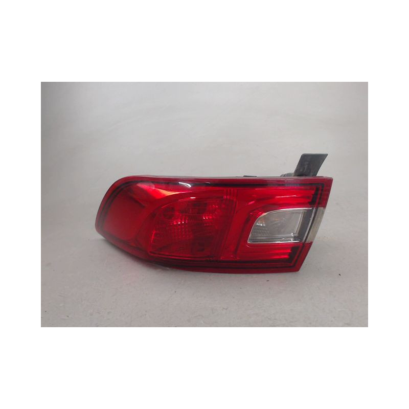 FEU ARRIERE DROIT RENAULT CLIO