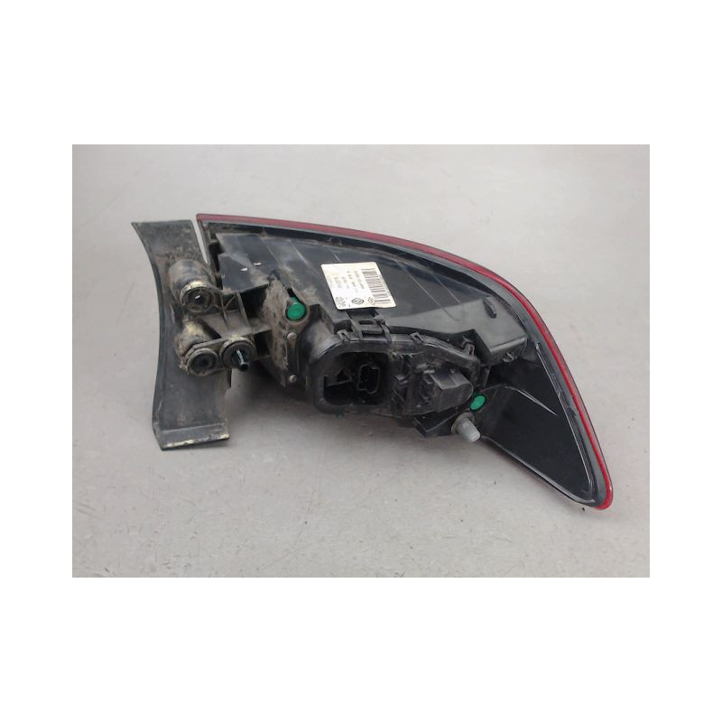 FEU ARRIERE DROIT RENAULT CLIO