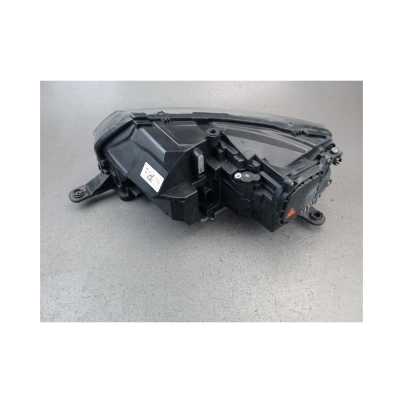 PHARE DROIT SKODA RAPID