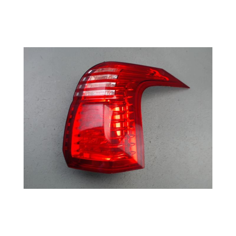 FEU ARRIERE DROIT PEUGEOT 5008