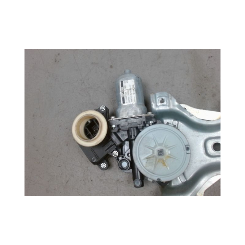 MECANISME+MOTEUR LEVE-GLACE AVANT DROIT TOYOTA AVENSIS