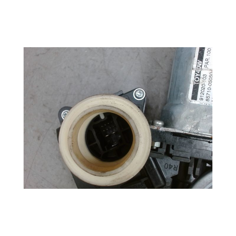 MECANISME+MOTEUR LEVE-GLACE AVANT DROIT TOYOTA AVENSIS
