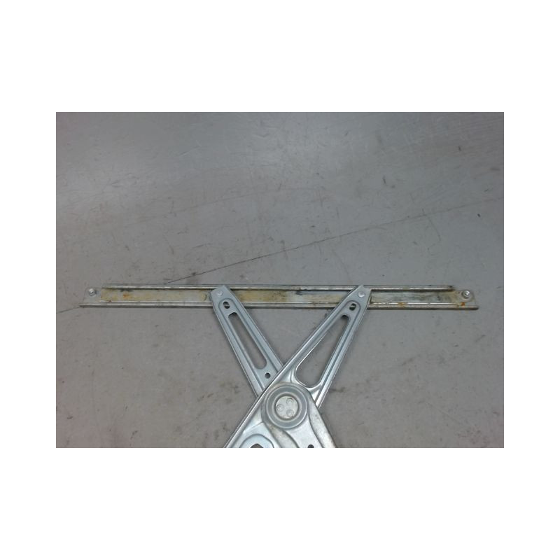 MECANISME+MOTEUR LEVE-GLACE AVANT DROIT TOYOTA AVENSIS