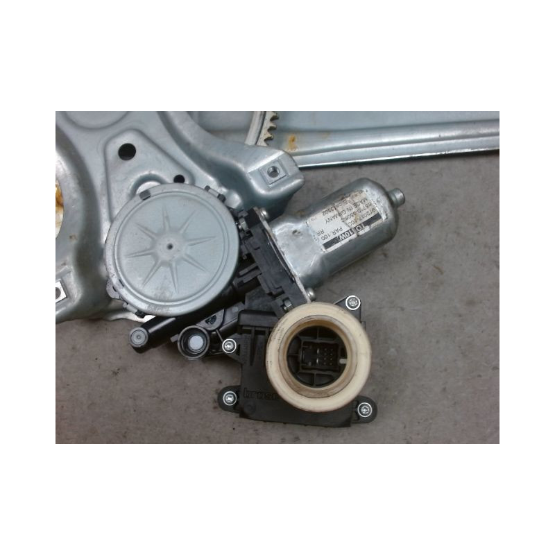 MECANISME+MOTEUR LEVE-GLACE ARRIERE DROIT TOYOTA AVENSIS