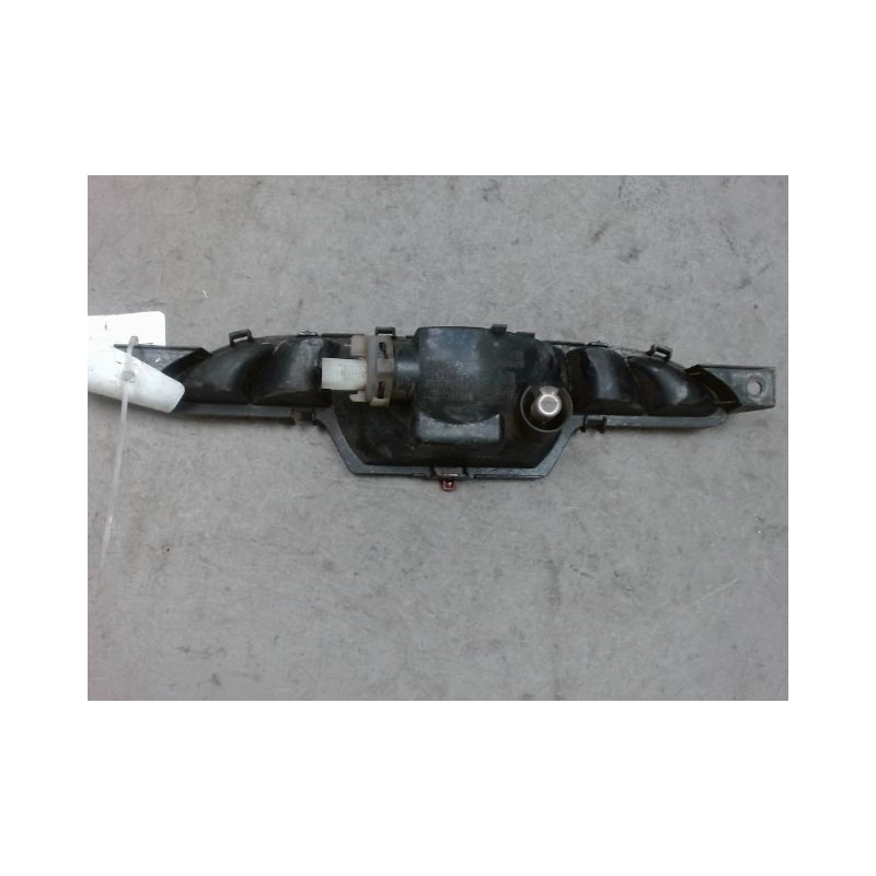FEU BROUILLARD CENTRAL ARRIERE PEUGEOT 208