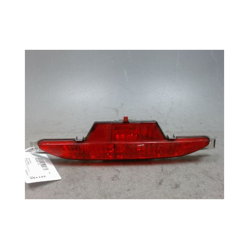 FEU BROUILLARD CENTRAL ARRIERE PEUGEOT 208